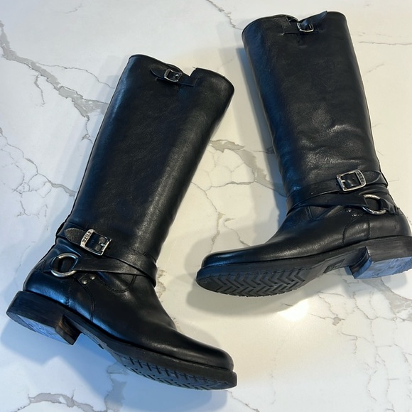 FRYE Women's Veronica Criss Cross Tall Boot Black 9 - Picture 2 of 11